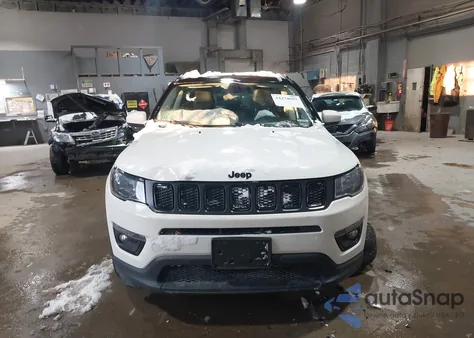 2019 Jeep Compass Altitude 4X4 from USA, damaged, VIN 3C4NJDBB8KT838985